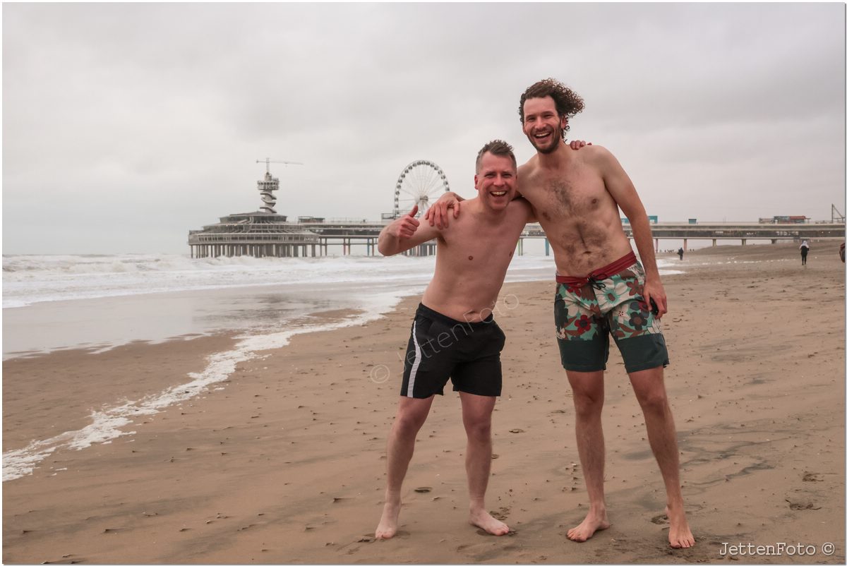 Nieuwjaarsduik 2026 Scheveningen. Foto-18.