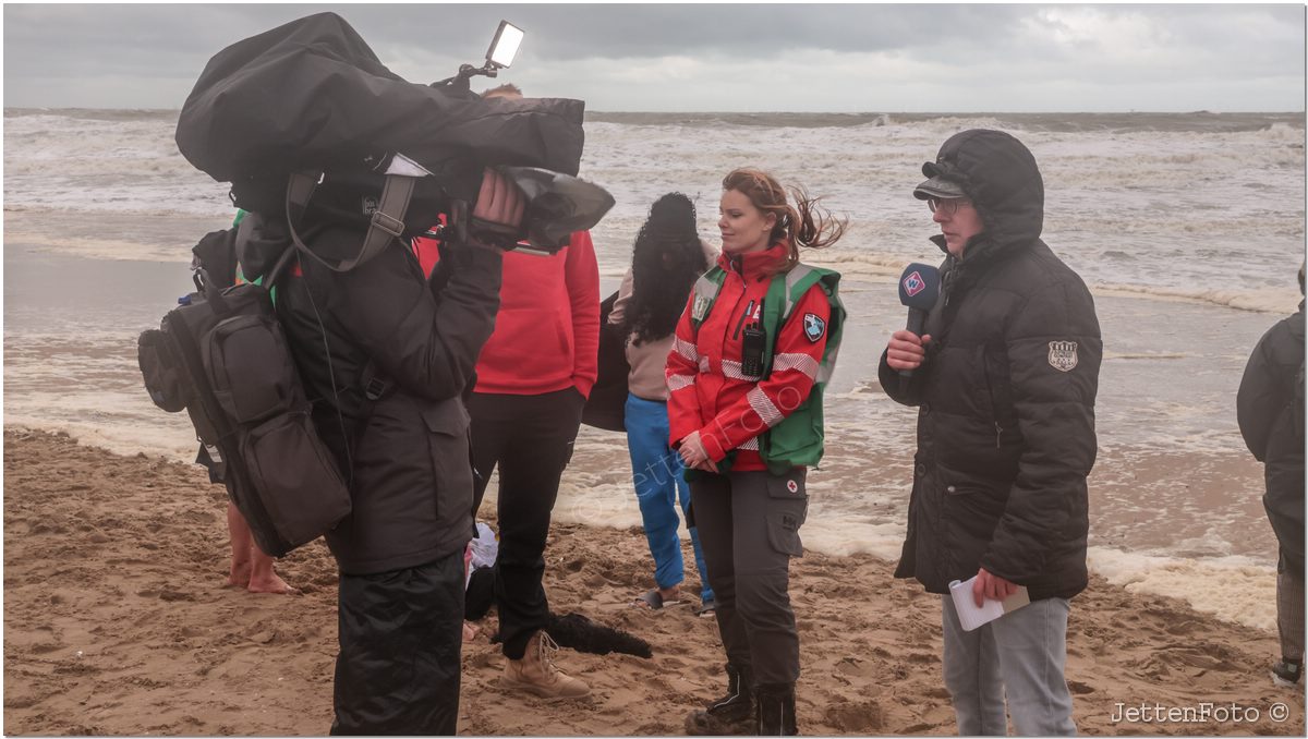 Nieuwjaarsduik 2026 Scheveningen. Foto-36.