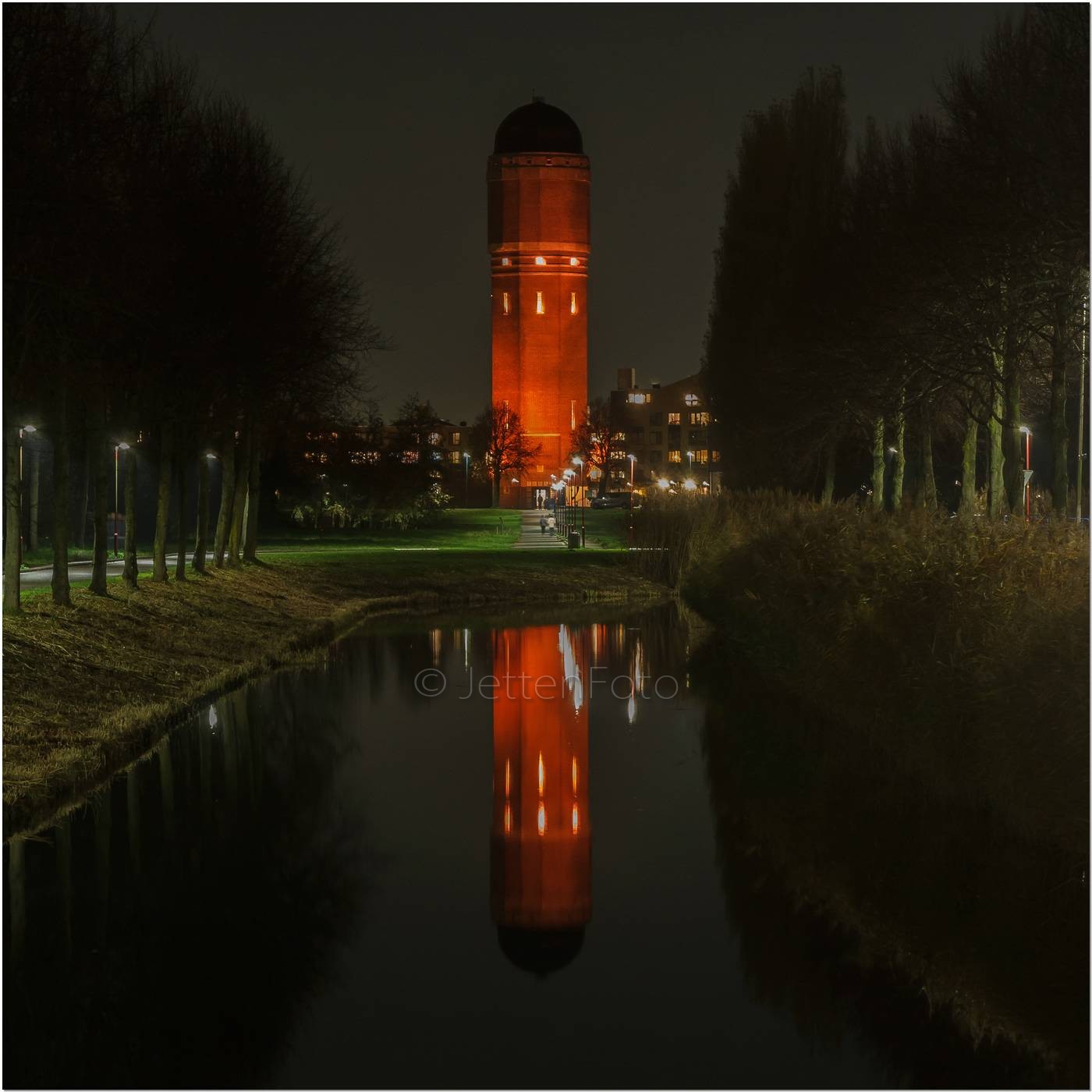 Watertoren in Orange Light. Foto-36.
